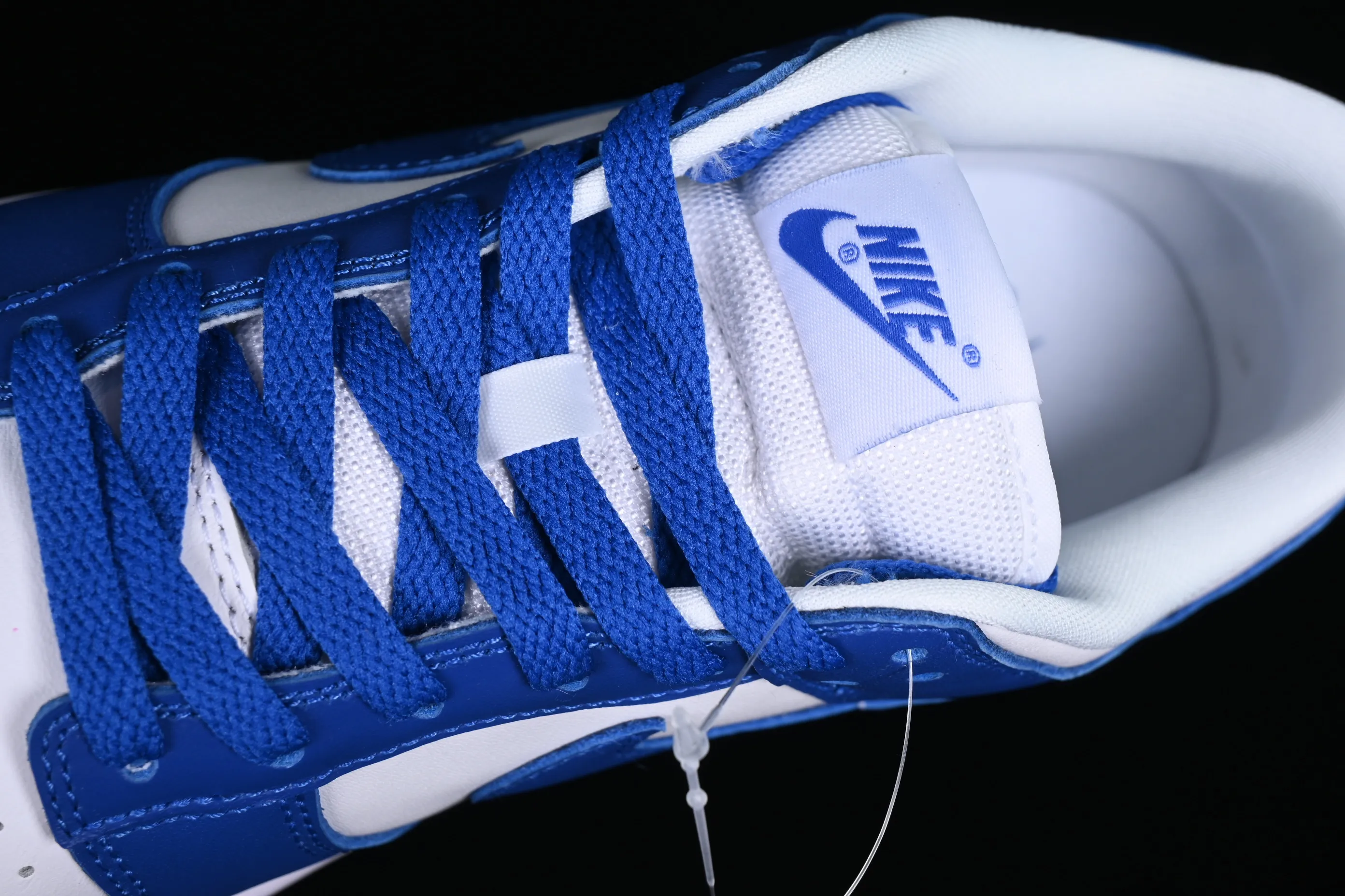 All Categories Nk SB Dunk Series Nk SB Dunk Low Low-top Sneakers Nk SB Dunk Low Pro "Kentucky" White and Blue University of Kentucky SB Smashing Backboard Fashion Casual Sneakers CU1726-100